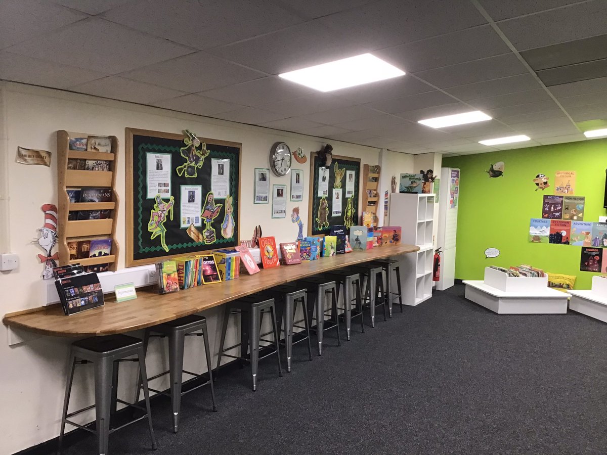 LindenRDCedar's tweet image. Happy World Book Day! Come and enjoy our amazing Learning Zone library! #WBD #LindenEnglish #LindenReading 📚📚📚