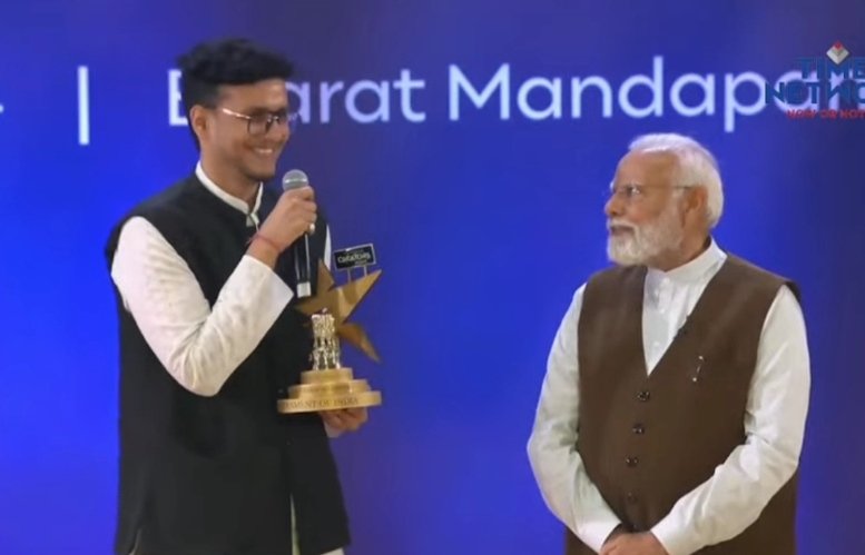AadyaTheLassan's tweet photo. Nischay bhaiya!! Kardi na Lassan waali harkat!
"Mujhe nahi pata tha kya bolna hai, aur mujhe abhi bhi nahi pata ki mai kya bol raha hu"
Aur fir hasne lage XD
NATIONAL AWARD WINNER NISCHAY
#TriggeredInsaan
@TriggeredInsaan https://t.co/e46HRElm2C