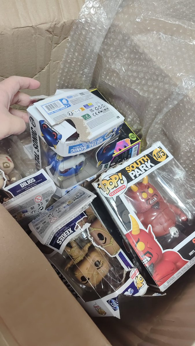 zhendraes's tweet photo. Caja rota!! @EMPSpain rota dentro de la caja!! Muy fuerte https://t.co/Bt9ebNhohN