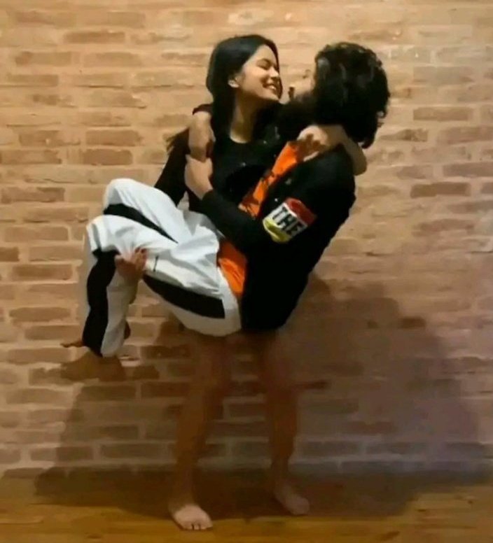 TheKhabriTweets's tweet photo. YEH KAREGA BOXING 😂 https://t.co/PHnV52dgsS