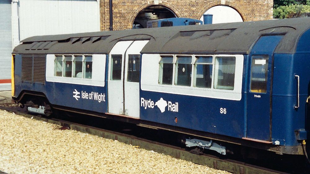 @DJ_K666 @Sam82767021 You're right! Its the Ryde Rail livery! #IsleofWight #IslandLine #UndergroundToShanklin