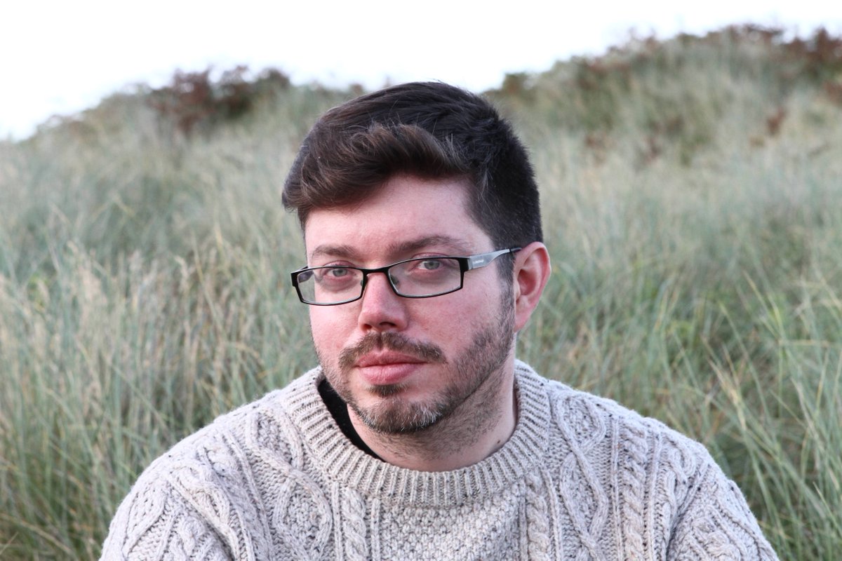 ILFDublin's tweet photo. We're about a month away from the deadline for #DateWithAnAgent ❤️ Let's meet the readers who'll be playing matchmaker with you & this year's agents! Reading Literary Fiction / Book Club for agent Simon Trewin, say hello to Noel O'Regan!
#DWA2024 #MeetTheReaders
🧵1/2 https://t.co/Ip8udM1aCq