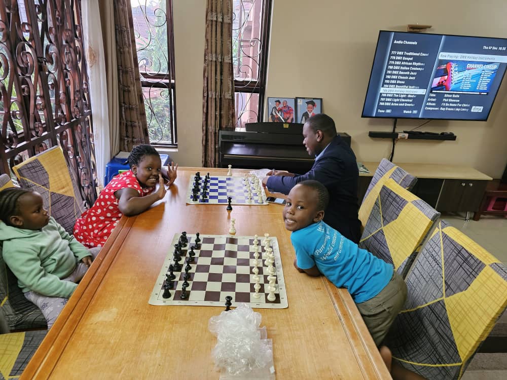 AbrahamChess's tweet image. Pawns today, Grandmasters
tomorrow! Our chess classes nurture a love for
learning and strategic thinking.

#Chess  #chesskids #learntogether
#afterschoolactivities