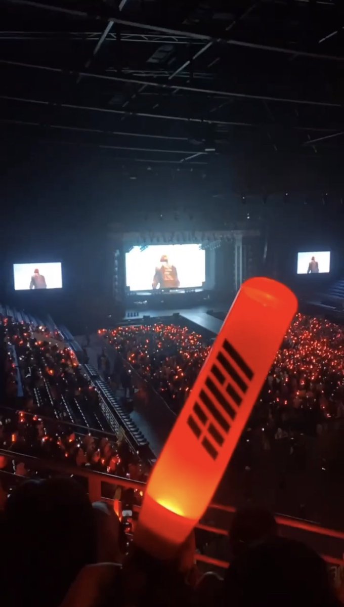 ad_dictedddd's tweet photo. 𝙸𝙺𝙾𝙽 : 𝚃𝙰𝙺𝙴 𝙾𝙵𝙵 𝚃𝙾𝚄𝚁 𝙸𝙽 𝙺𝚄𝙰𝙻𝙰 𝙻𝚄𝙼𝙿𝚄𝚁  ⭒๋࣭ ⭑♥️🖤

#TAKEOFFinKL #iKoninMY https://t.co/IGiSO4Fg4g