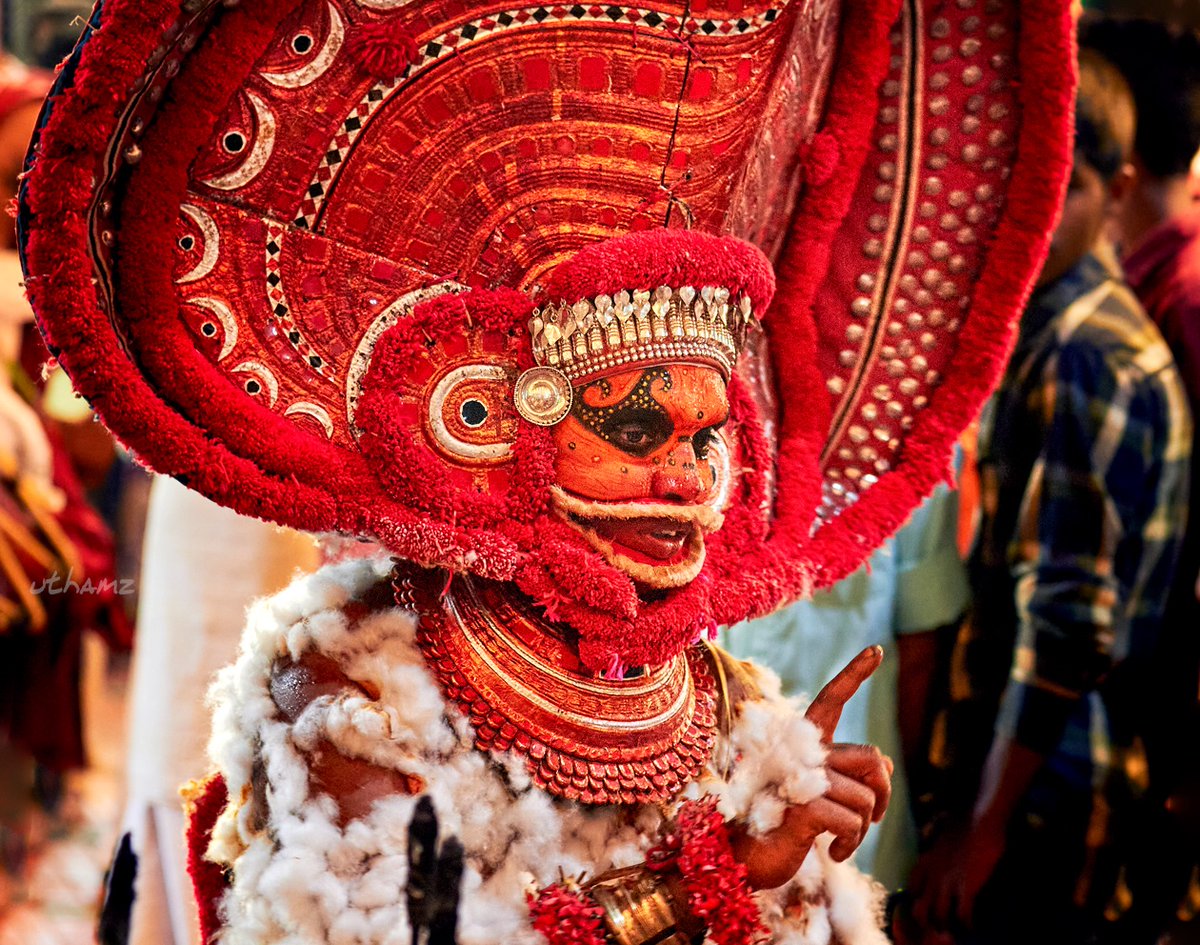 uthamz's tweet photo. A Pilgrim's Postcards - 
Theyyam !
Azhikode, Kannur. India

#theyyam,#folkdance,#kannur,#kerala,#india,#IncredibleIndia ,#godsowncountry,#red,#culture,#traditions, #heritage, #dance https://t.co/LAeJ88MThY