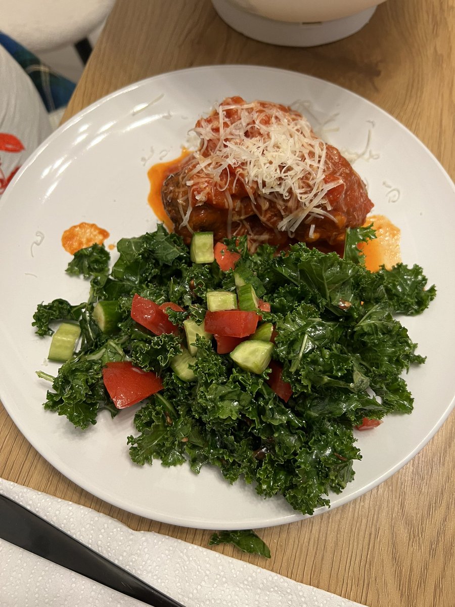 tssorcinelli's tweet photo. Meat balls and spicy tomato sauce served with some kale π₯¬ salad! Youβre perfect to me πππ #goodfood #rusticfood #lovecooking https://t.co/uyvD9vokl3
