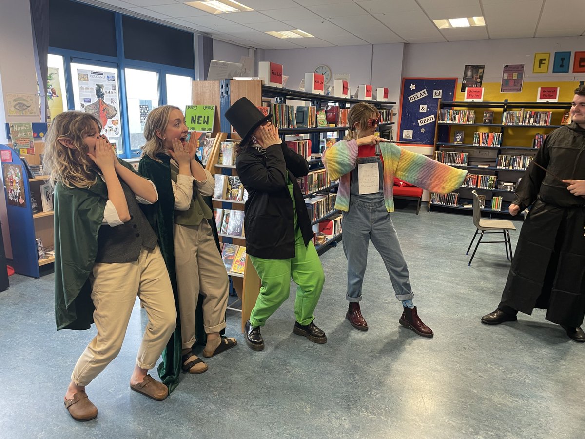 Johnstone High English Dep tweet media