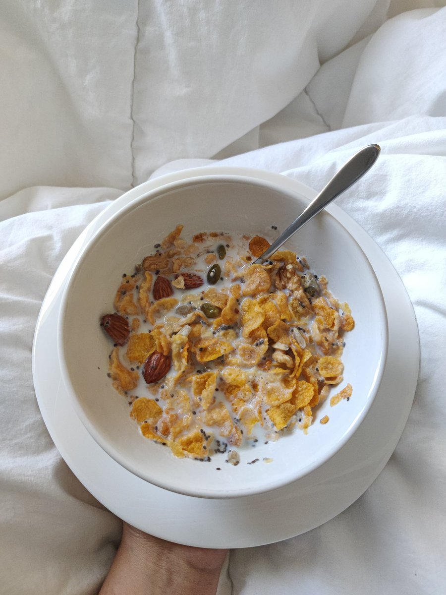 sgoranshi's tweet photo. What's better than a healthy breakfast bowl! #goodmorning #InternationalWomensDay https://t.co/dajr0AlurB