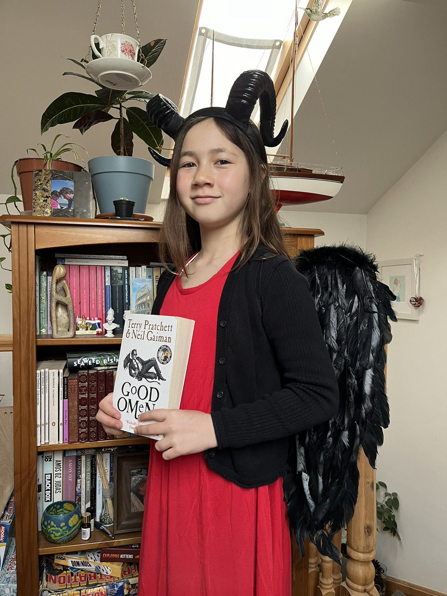 A belated #worldbookday. Her own take on Crowley. <a href="/neilhimself/">Neil Gaiman</a> <a href="/David_Tennant/">David Tennant</a>