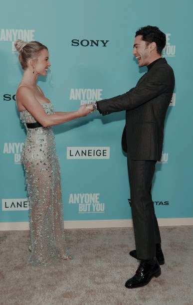 lavandasdefuego's tweet photo. ㅤ     
                   𝐒𝐄 𝐁𝐔𝐒𝐂𝐀 𝐀: 
            𝐒𝐄𝐀𝐌𝐔𝐒 𝐅𝐈𝐍𝐍𝐈𝐆𝐀𝐍

       ❛ ❛ Gryffindor.
       ❛ ❛ Ex-novio de Lavender.
       ❛ ❛ Fan de la pirotecnia.

       ɪɴғᴏ  ᴍᴅ : ʀᴇᴛᴡᴇᴇᴛ, ᴘʟᴇᴀsᴇ? 
ㅤ https://t.co/NEjeFWALUL