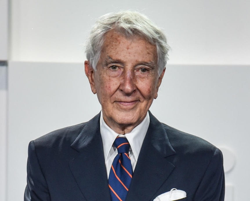 leo_cecchi91's tweet photo. "Meloni non ha capito, e forse non capirà mai, il suo ruolo. Un Presidente del Consiglio, nei limiti del possibile perché nessuno è santo, deve cercare di unire il Paese. Lei è responsabile di 59 milioni di persone, non solo quelle che l’hanno votata. E se lei continua a dividere il Paese, e nello stesso tempo facendo anche la vittima, significa che non è all'altezza del suo ruolo".

Augias lucido, netto e con un pensiero inoppugnabile.
Il decoro istituzione e il senso di responsabilità non sono più elementi fondanti la nostra epoca e ogni giorno ne abbiamo, purtroppo, una triste riprova.