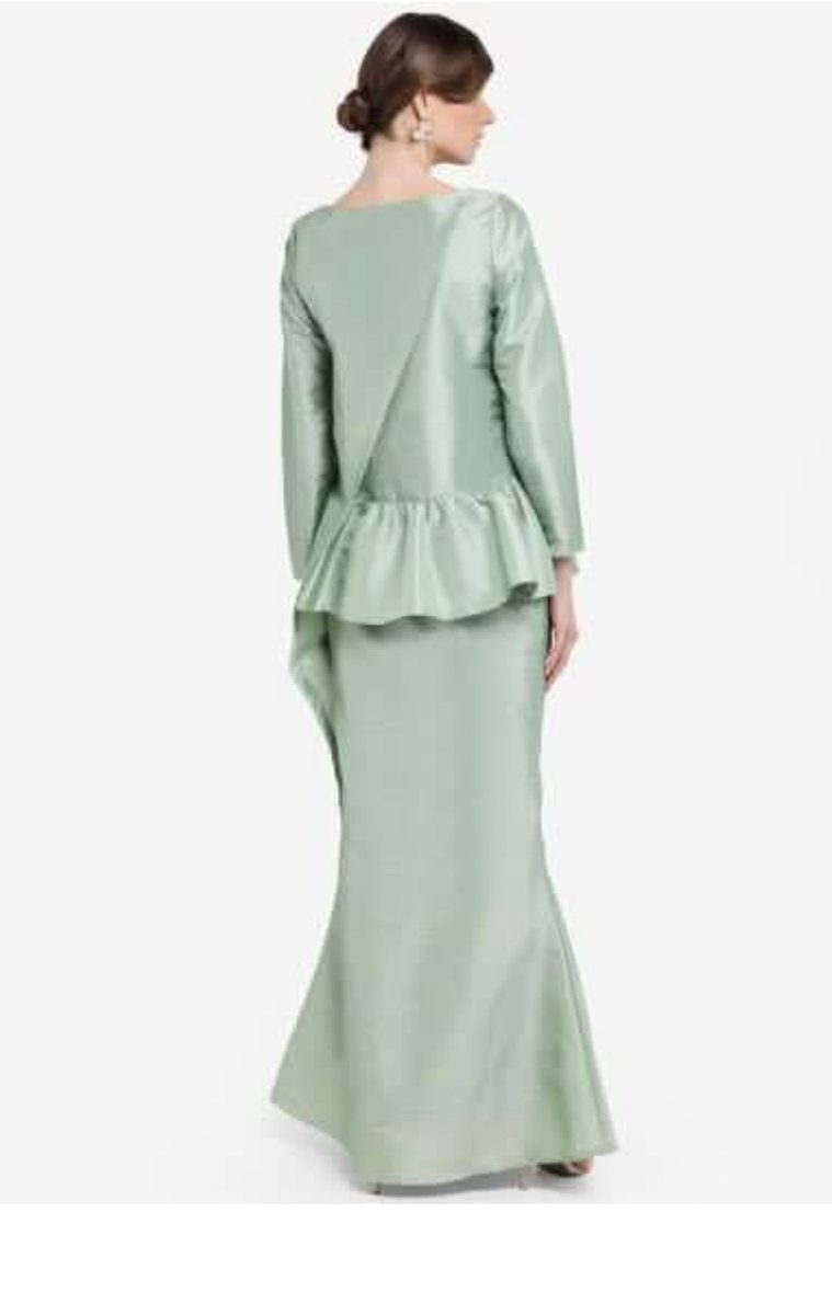 fatinadira's tweet photo. @_frrazrn Kemboja Luxe Kurung by Zaimi Zulkafli. Never worn. Size S. Letting go for RM110 💖 https://t.co/QXWdQLEaYR