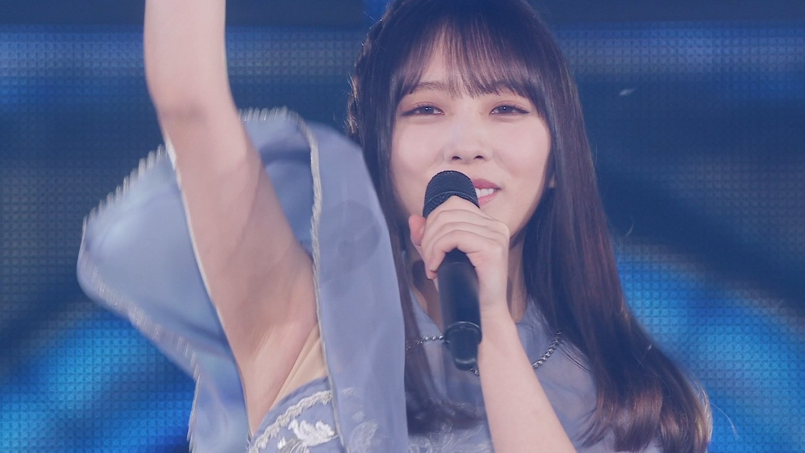 与田祐希　腋 