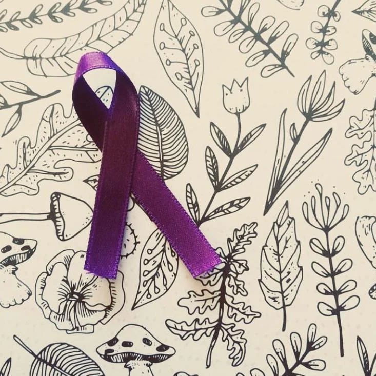 "Seràs aquella que vas voler ser,
seràs la tres voltes rebel,
seràs un puny alçat al vent
i tu, sols tu,
faràs vibrar cinc continents."
I tu, sols tu. El diluvi

Feliç Dia de la dona a totes 

#8m #diadeladona