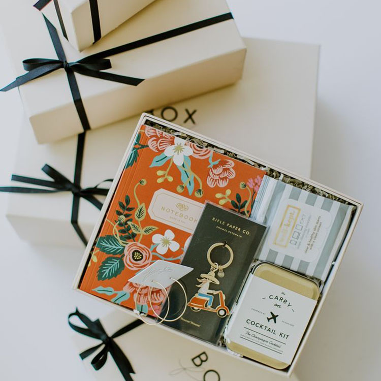 Flyingboxbag's tweet image. May all our female friends feel warmth and care on this Women's Day, bravely spreading their wings to soar. Happy holiday!
Website: flyingboxbag.com
Email: info@flyingboxbag.com
Whatsapp: +8613790259040
#packaging #paperboxpackaging #giftpackaging #paperbox #paperbag