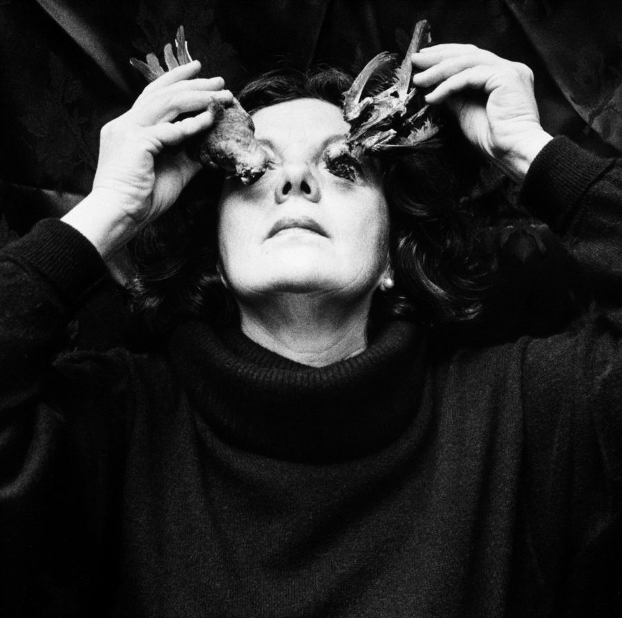 soysauuce's tweet photo. a veces las mujeres necesitamos llevarnos pájaros a los ojos para volar, feliz 8M amigas, con esta obra de graciela iturbide 💜✊🏼 https://t.co/pi98nFM37I