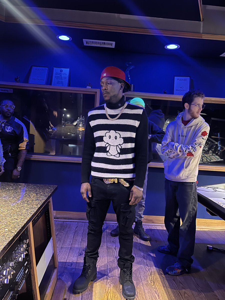 oddblazinx's tweet image. 