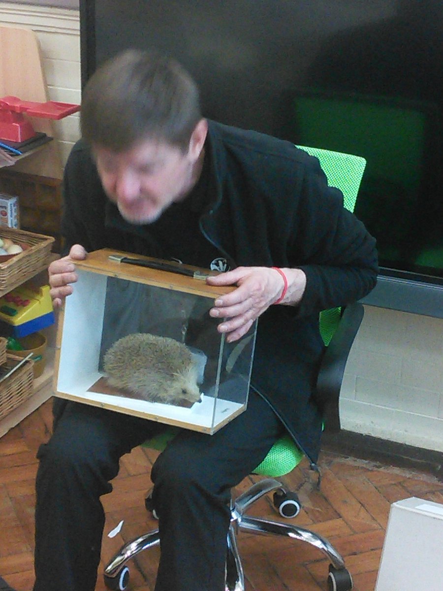 FS2Markeaton's tweet photo. Thank you Marc@derbyshirewildlifetrust for a brilliant session on hedgehogs! He was very impressed with our knowledge. #MPSUW https://t.co/zie0RCPp92