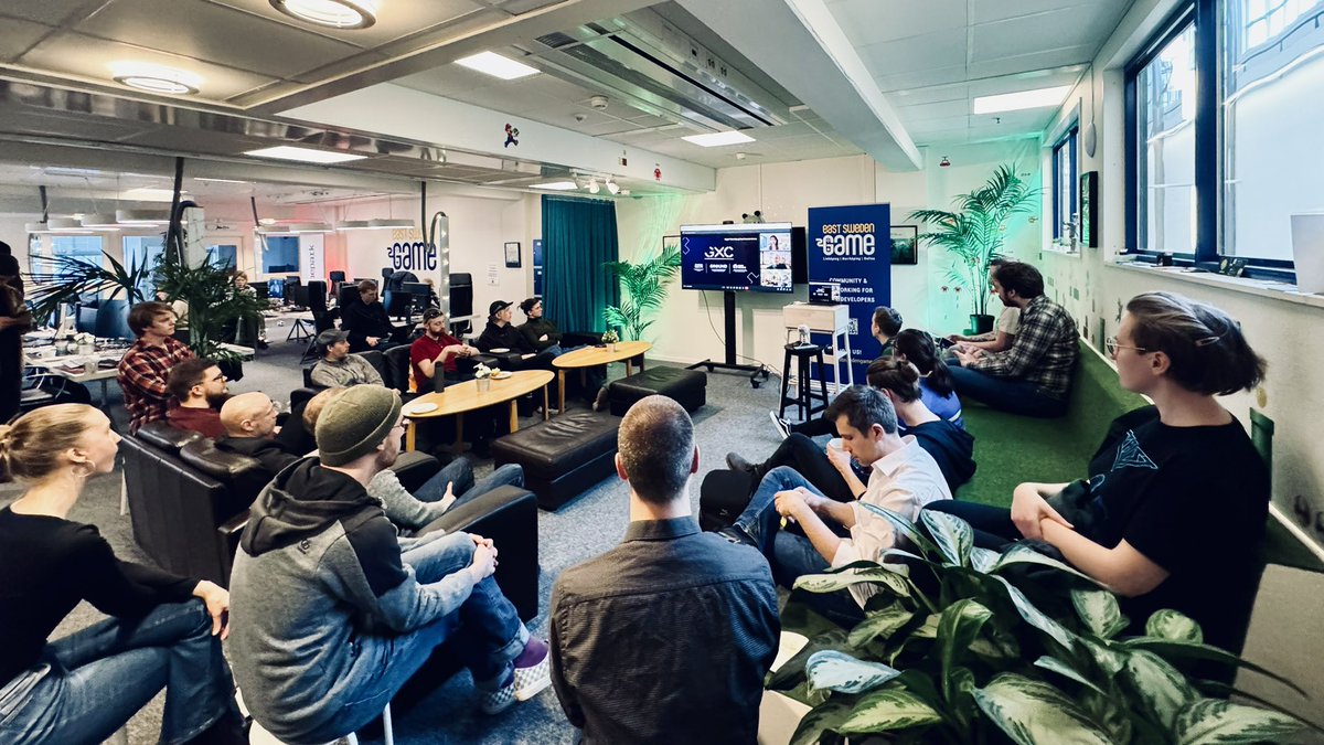 Yesterday, we celebrated the successful Kickstarter campaign of Aftnareld and their game, Coridden with pizza, bubbly drinks, and insights into the numbers behind the campaign. We also enjoyed a presentation from Global Top Round and G.Round about investments and game testing.