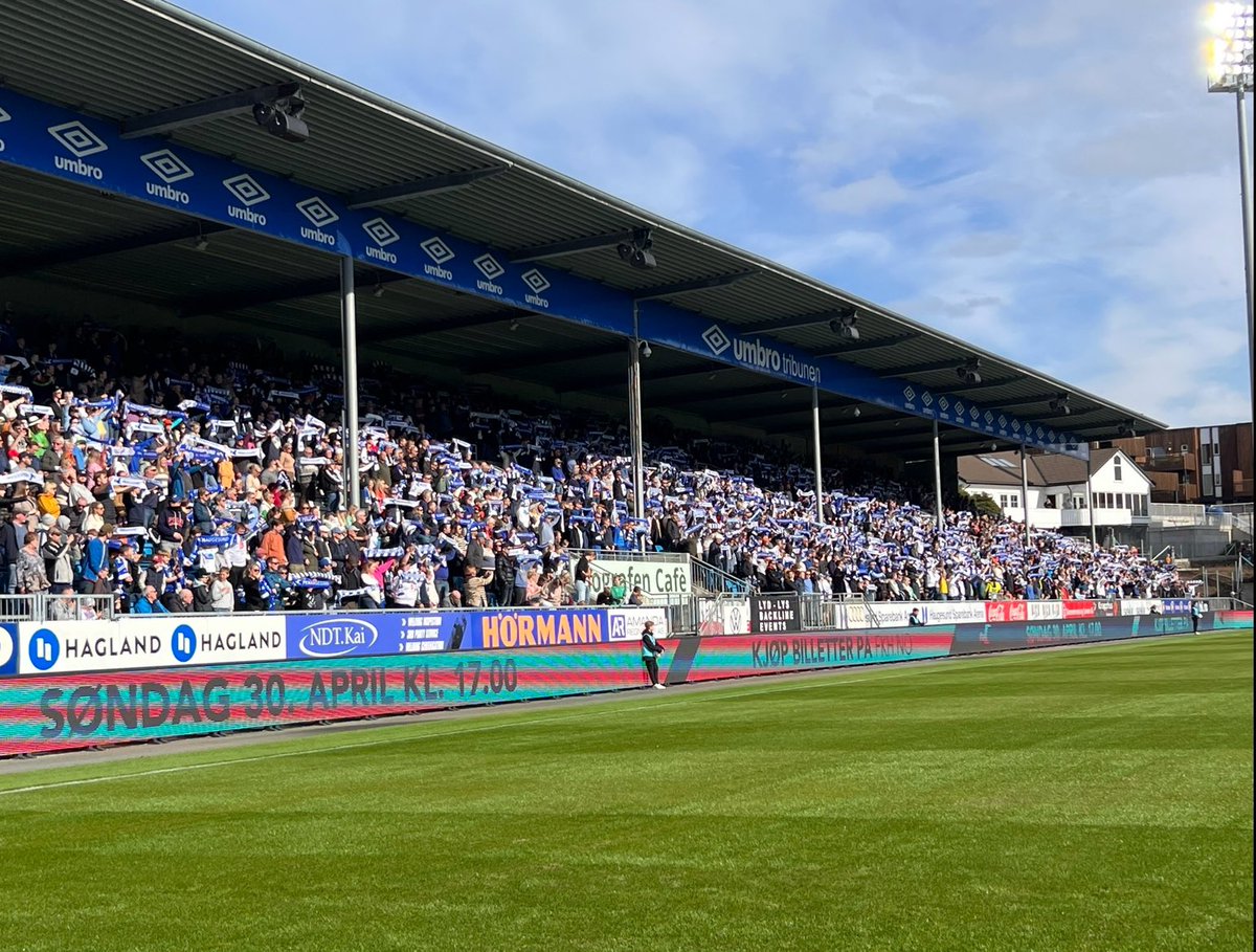 I dag kl 12.00 på selveste kvinnedagen, er det felles billettslipp for Eliteserien🎫 I 2023 møtte nesten 7.500 Haugalendinger opp på Haugesund Sparebank Arena. Klarer vi det samme mot Lillestrøm 7. april? Billetter på FKH.no fra kl 12 👊🏻  Alle på kamp! 🤍💙