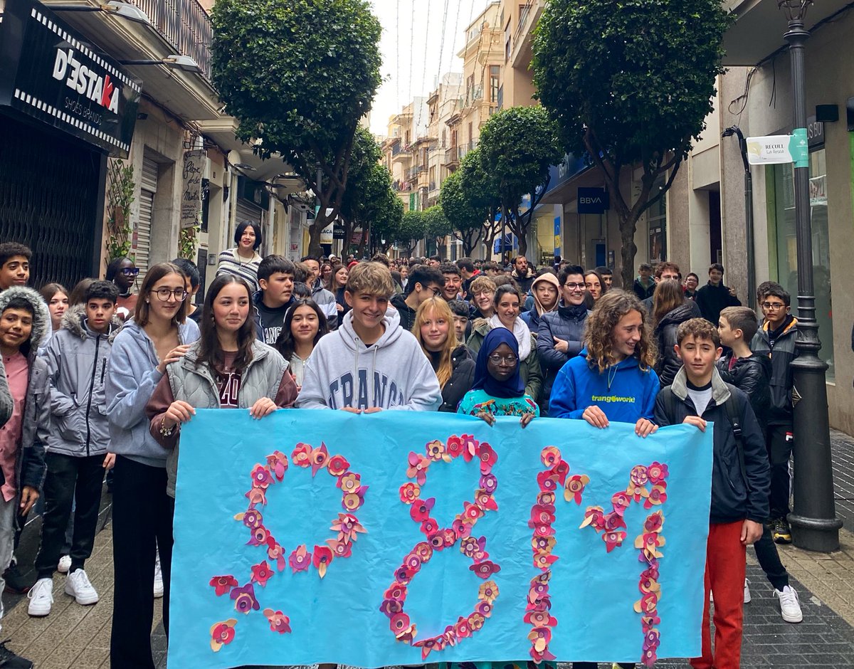 SocialistesInca's tweet photo. 🟣 Les i els @SocialistesInca commemoram el #8M reivindicant el feminisme com l’únic camí per aconseguir una societat més progressista, justa i igualitària.
💪🏼 Continuam lluitant perquè un dia no faci faltar defensar el que és obvi. #IncaSomTotes https://t.co/4TS1F7FyHt
