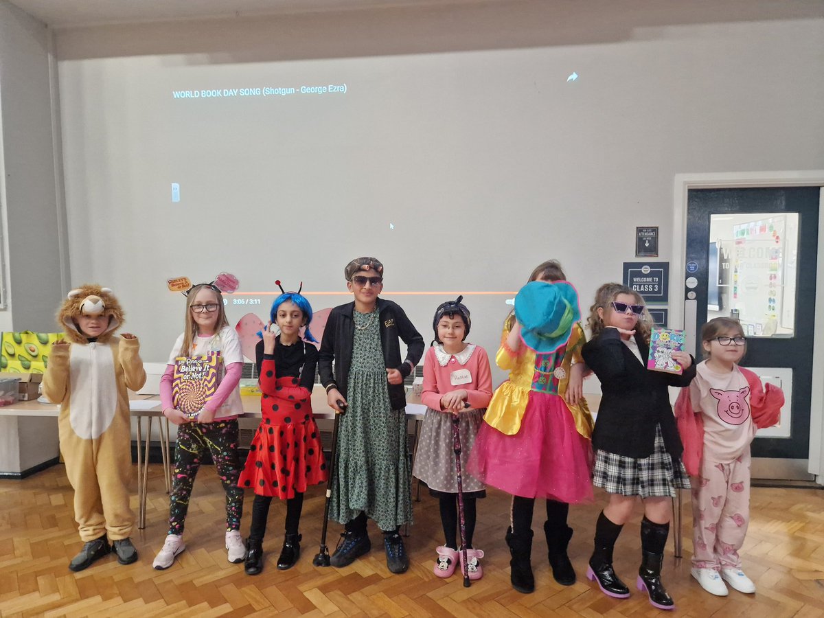 BrinsworthManor's tweet photo. Give it up for our world book day winners! 📕 https://t.co/5VHoMPtlBY