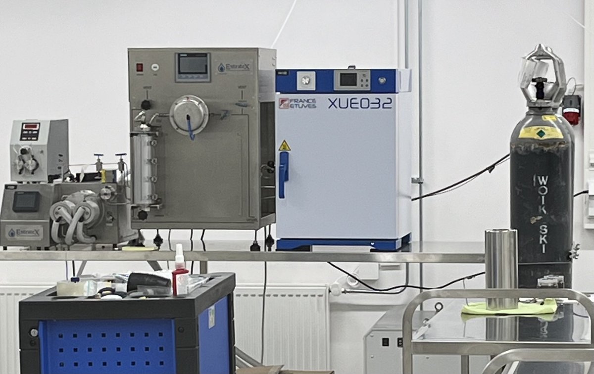 Ylikriittisyys voi lisätä arvoa, kun kasvituotteista erotetaan ylikriittisellä hiilidioksidiuutolla öljyjä ja muita komponentteja. Tänään ⁦<a href="/LABfinland/">LABfinland</a>⁩ teknologiayksikössä tutustumassa #foodpilotplant’n mahdollisuuksiin elintarvikealan yrityksille. ⁦@HELYkeskus⁩