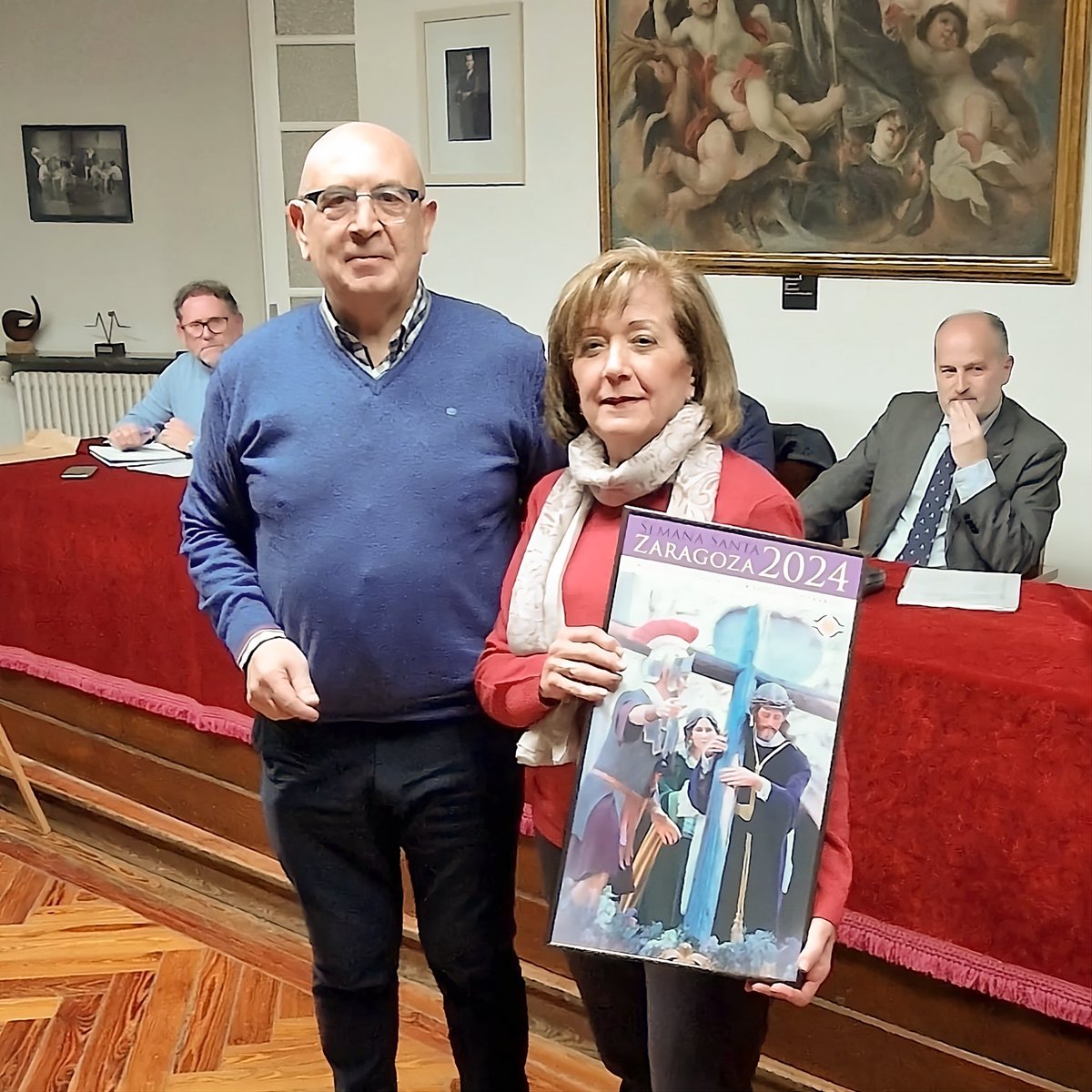 Estamos muy felices de anunciaros que este año nuestro paso de la Santa Faz va a ser portada del folleto de recorridos de El Refugio. Muchísimas gracias ¡es un honor! Y enhorabuena también a Jorge Sesé por su habilidad para capturar la esencia de la #SemanaSantaZgz.