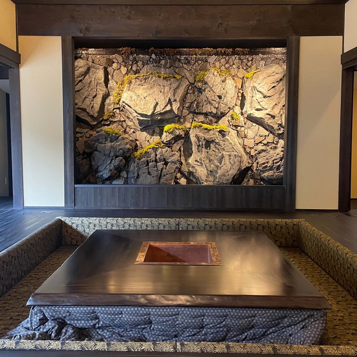 NEOLD Private House has a irori, or traditional Japanese hearth, facing the waterfall. Book your stay at this exceptional location here: neold.co.jp/accommodation

#neold #neoldprivatehouse #luxuryhospitality #travelindustry #Sakura2024 #cherrytree #cherryblossomjapan #cherrytrees