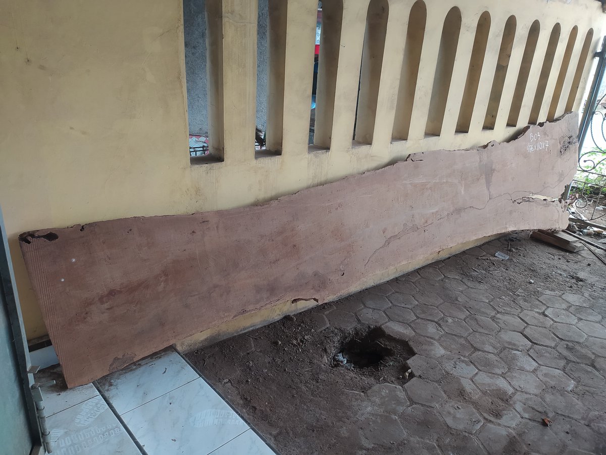 arekngampel's tweet image. Live edge teak table and table top, rare and origin #liveedgetable #slabtable #diningtable #cofeetable #teakwood #woodworking #woodcraft #bali #furniture #meubel #memecoinseason #btc #eth #SHIBARMY #carousell #sell 

carousell.app.link/CRlV0i2iNHb
