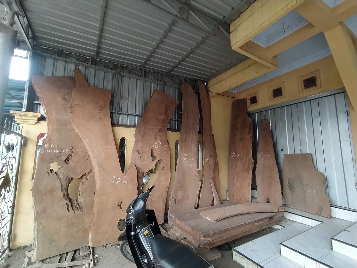 arekngampel's tweet image. Live edge teak table and table top, rare and origin #liveedgetable #slabtable #diningtable #cofeetable #teakwood #woodworking #woodcraft #bali #furniture #meubel #memecoinseason #btc #eth #SHIBARMY #carousell #sell 

carousell.app.link/CRlV0i2iNHb