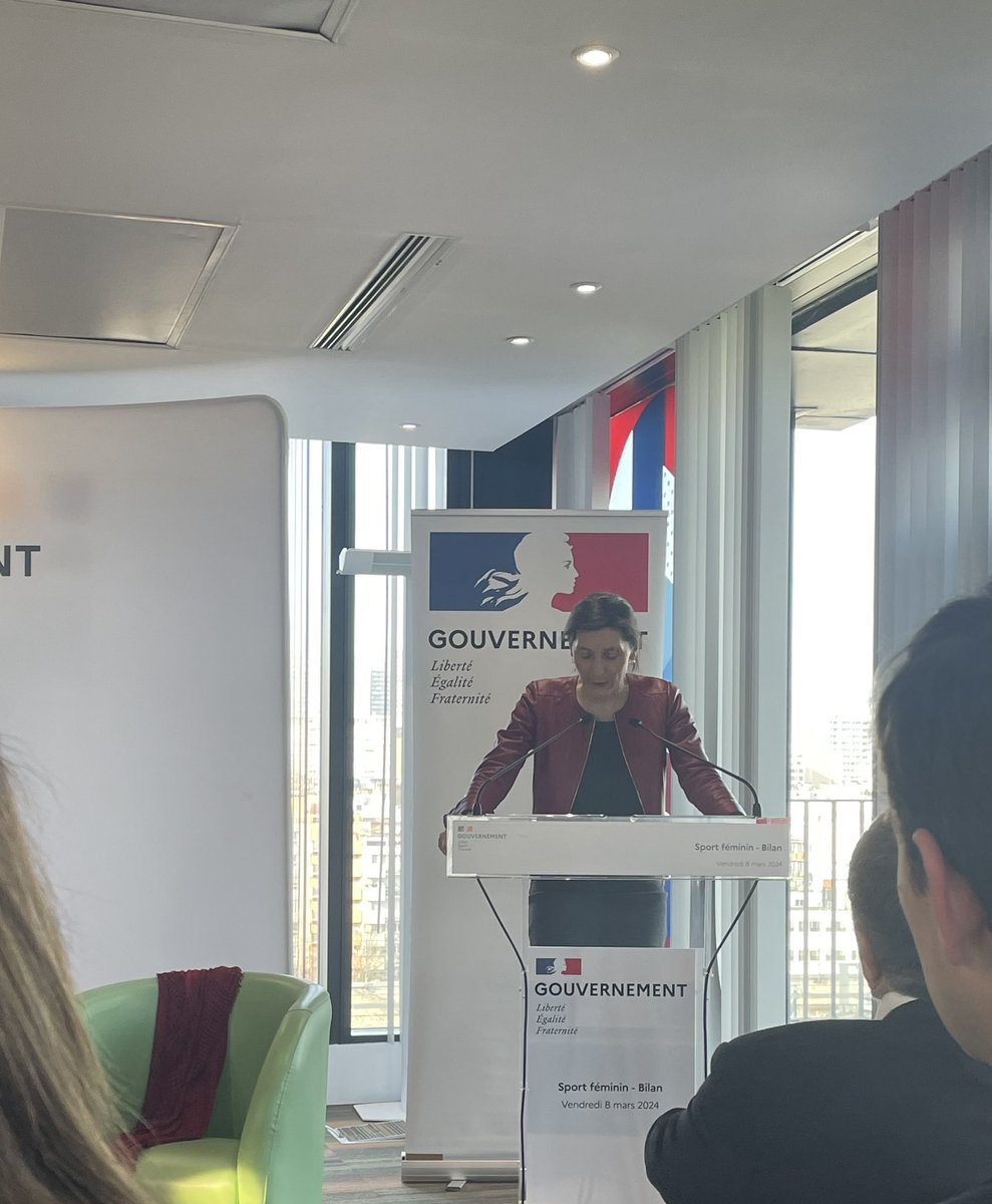 EgalSport's tweet photo. L’association Egal Sport est présente à l’événement du @Sports_gouv "Sport féminin – 1 an d’action" suite a l’IPCS de l’an dernier

#8mars 

@AOC1978 @auroreberge @FFF @PFC_feminines https://t.co/2WIPw0Thgs