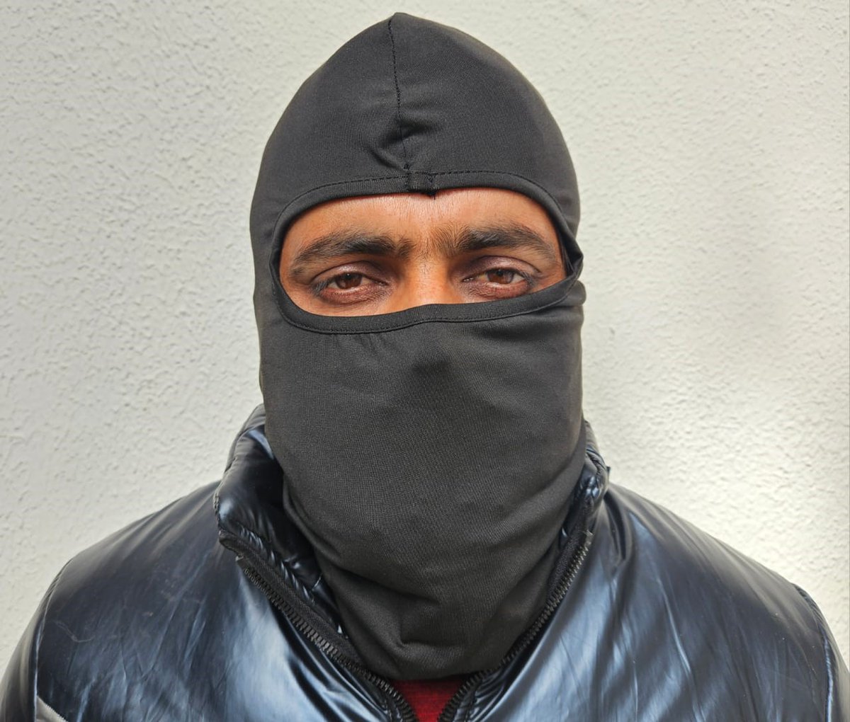 Mewat-based Niyamat @ Ghoda, Kingpin of notorious Interstate ATM Breaking Gang, arrested by Special Cell (SR) after brief exchange of fire.

02 ATM breaking cases solved.

Previously involved in 07 crimes.

Fine quality weapon &amp; a luxury car recovered.

<a href="/LtGovDelhi/">LG Delhi</a>
<a href="/Delhipolice/">Delhi Police</a>