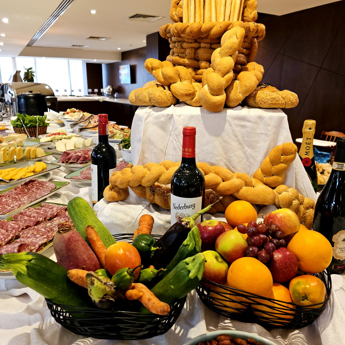IPHJuba's tweet photo. Bonjour, Bon Appétit! Indulge in a French culinary adventure🗼 Oh là là!💫

French buffet 🤤🥩❤️

At Aioli restaurant
Saturdays
From 12:00pm to 10:00pm

For table booking or reservation
+211 925 001 251
+211 927 493 014
+211 925 001 249
+211 981 010 020

#Imperialplazahotel https://t.co/absaUrOS24