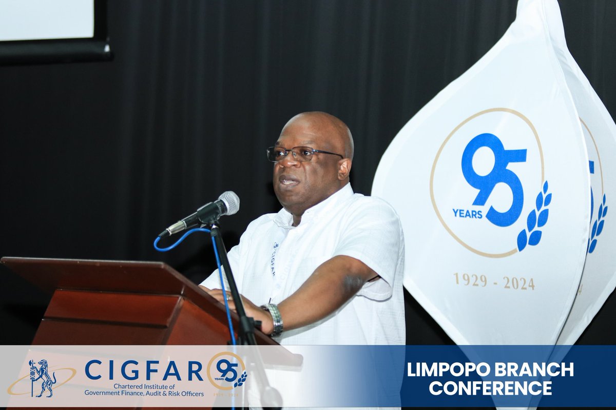 cigfaro_editor's tweet photo. Day 3 of our Limpopo Branch Conference is kicked off by Dr Tim Maake presenting on "King IV as a baseline for accountability.
"Leaders should demonstrate effective leadership by fulfilling thier responsibilities and being accountable"
#CIGFAROLimpopo
#MakingTheElephantDance https://t.co/MJJH3RojaC