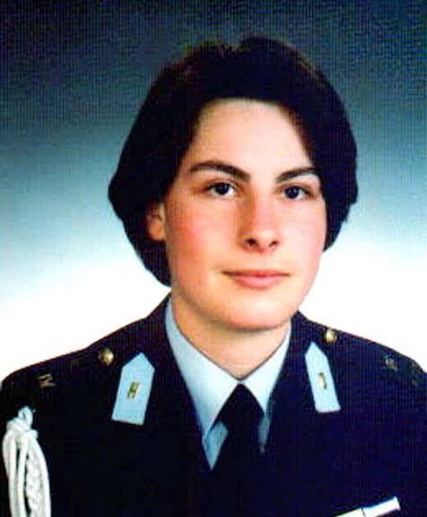 Başta şehit kadınlarımız olmak üzere bütün kadınlarımızın günü kutlu olsun.