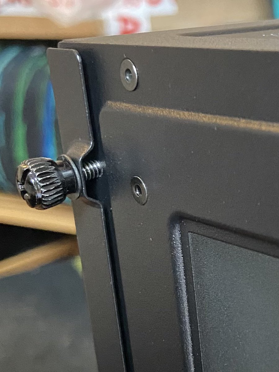 charliemundyuk's tweet photo. @NZXT my first time ordering... Terrible build quality (scratched and wobbling on its feet. Screws don’t align. Glass panel has to be levered open). Unresponsive customer service for a week and through 3 attempts at communication. Heres some: https://t.co/ANcx8mnCDe