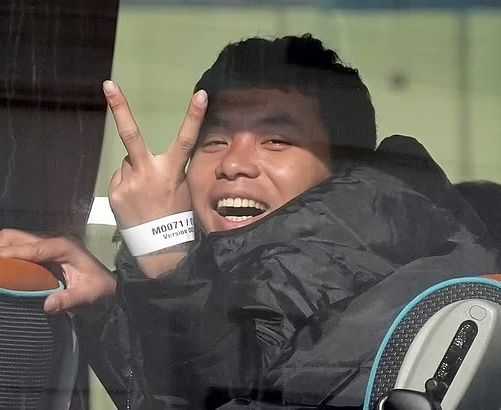 This chancer came ashore at Dover yesterday.
This was his message for the British people upon arrival.
Deport every last fucking one of these scroungers!