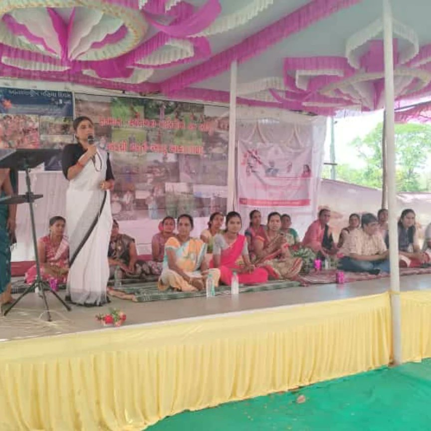 CFT & UJAS Mahila Khedut Sanghthan celebrated International Women's Day in Navsari, Gujarat with honored guest Usha Vasava, a recipient of the 'Nari Shakti Puraskar’ & Ms Ashmita Gandh, District women & Child Development Department& inspiring women Ujas Mahila Khedut Sangathan