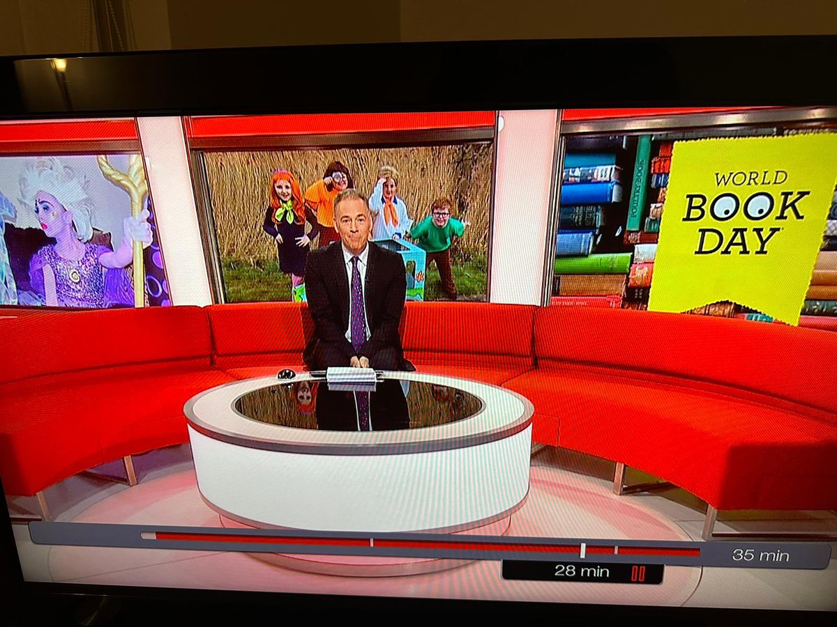 Roscoe_Primary's tweet photo. Amazing world book day at Roscoe! We even hit the headlines! https://t.co/jjpmzNY9mc
