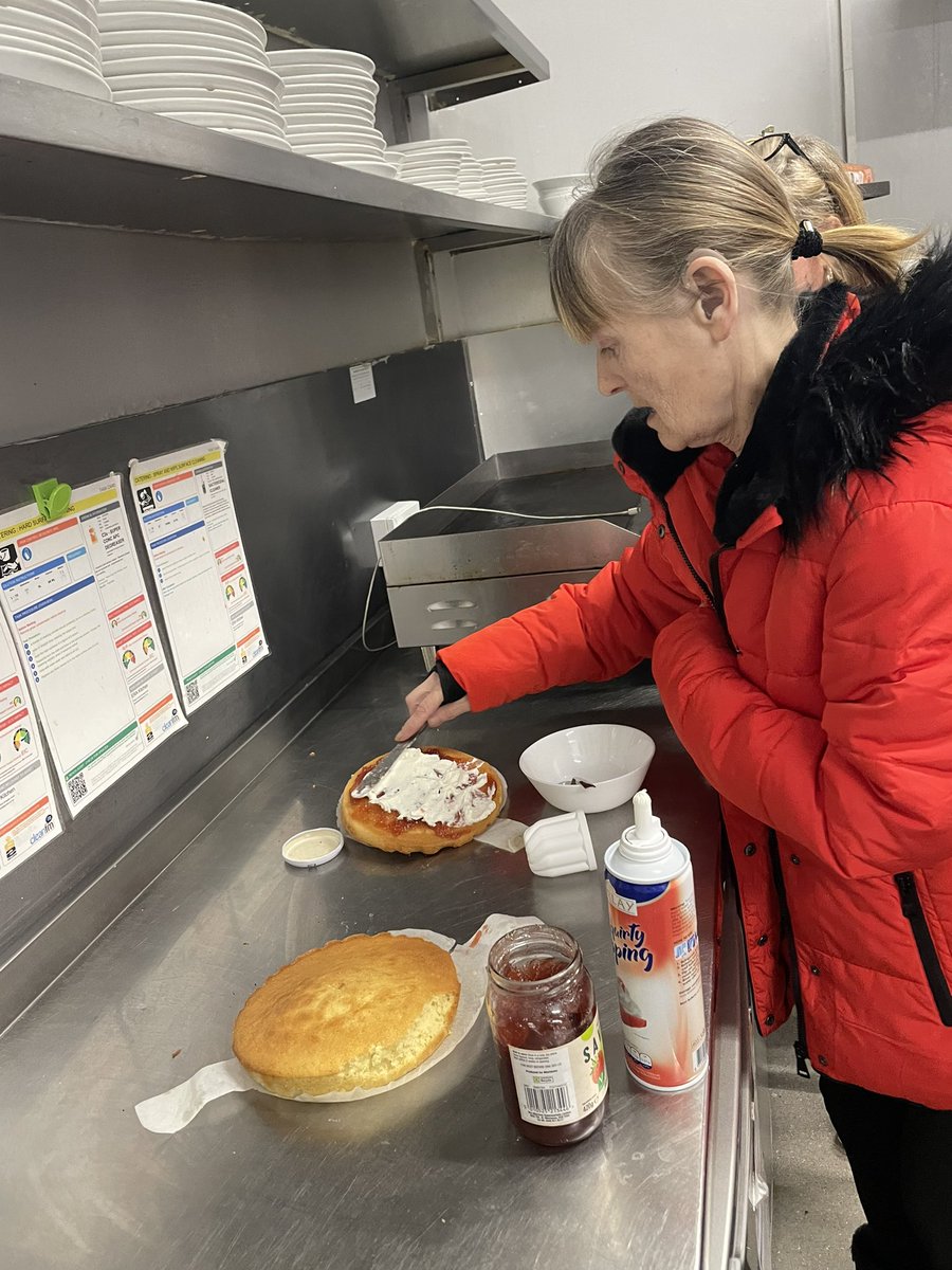 ERAGLENBURN's tweet photo. Ladies Thursday group had a turn in the kitchen to show off their baking skills.
Lemon drizzle cakes and Victoria sponge 🍰🧁
@Impact_Funding @GlasgowCC #thursdayladiesnight https://t.co/nU2cOtaths