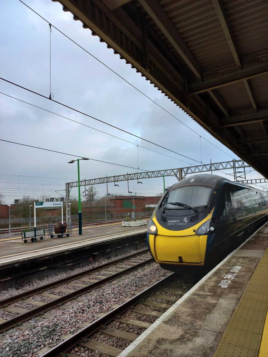 HeartCRP's tweet photo. On our way to @ltmuseum for our #inspireengineering day with @hartshillacad as part of Feel Good Field Trips with @AvantiWestCoast
@TrainEd_by_CRL @Dave_Savage1 #STEM #STEMeducation https://t.co/3nVbzZ9Lh2
