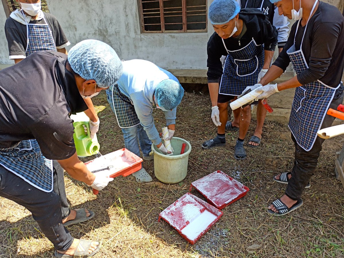 YouthNet tweet media