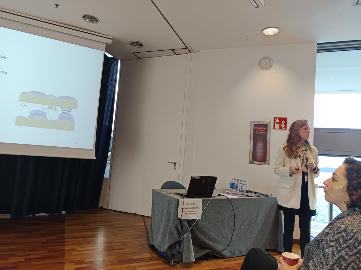 CristinaPozo-Gonzalo (@cpozogonzalo) on Twitter photo Another amazing talk during #MATSUS24. <a href="/jelenapop92/">Jelena Popovic</a> presenting her models on understanding interphase and interfaces on metals Another amazing talk during #MATSUS24. <a href="/jelenapop92/">Jelena Popovic</a> presenting her models on understanding interphase and interfaces on metals