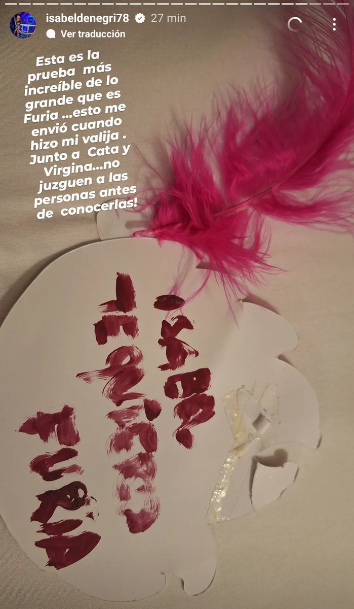 itslautrolo's tweet photo. Isabel recibió su valija y se encontró con un mensaje que furia le escribió con labial: “Isabel te quiero, Furia” 😭

SOY LAGRIMAS #GranHermano https://t.co/Ef15NUS1h1