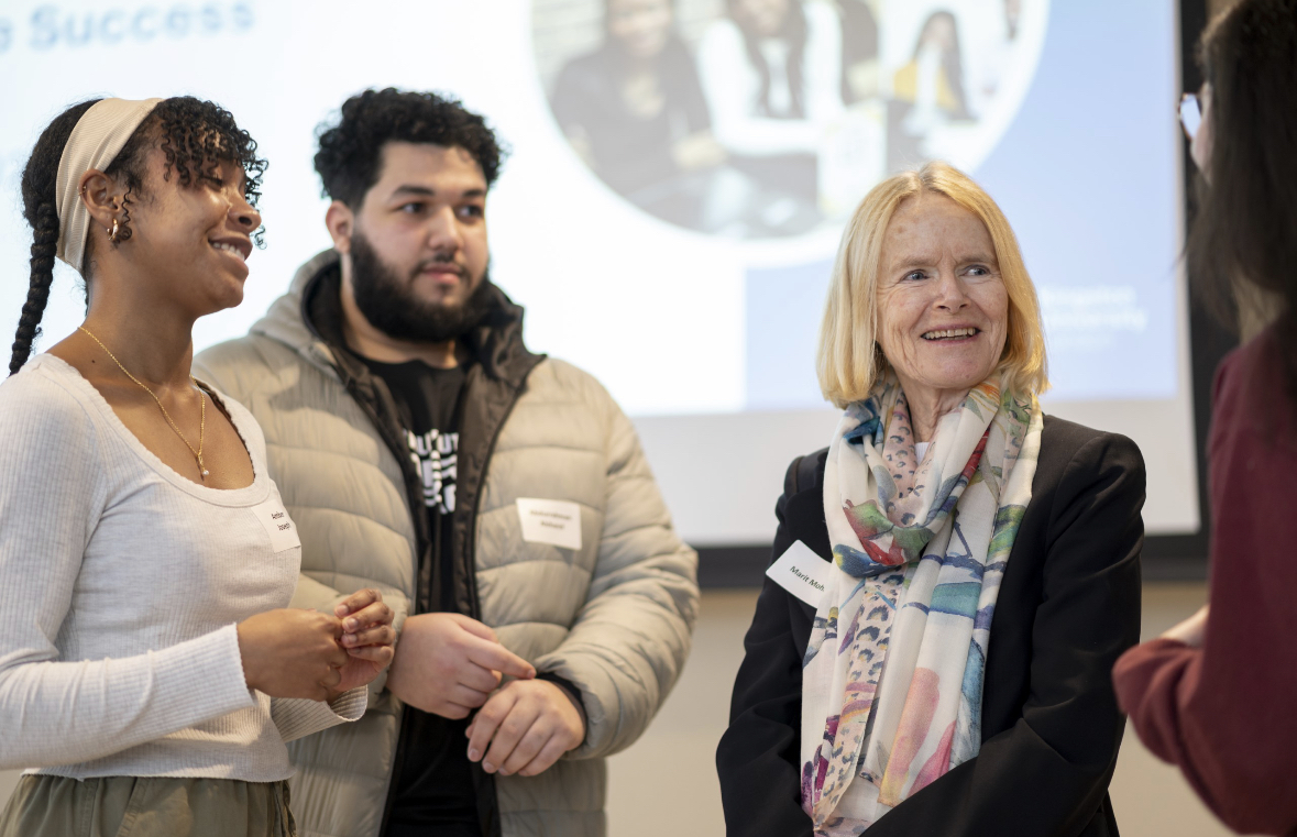 To kick off #InternationalWomensDay we are celebrating Dame Marit Mohn who recently made a visit to campus. A @kingstonalumni - her foundation supports a number of initiatives at #KingstonUni including the Centre for Graduate Success. 🙌 Find out more👇 kingston.ac.uk/news/article-a…