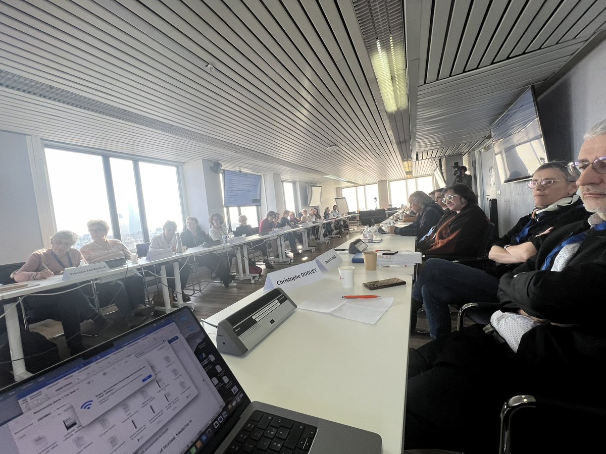PascalGriset's tweet photo. Honoré d’ouvrir la session d’ »INSERM une histoire partagée »intitulée « L’INSERM et les associations de malades 1990’2010´ » organisée avec le Comité pour l’histoire de @Inserm par Dominique Donnet-Kamel et Martine Bungener.
Mémoire et Histoire pour mieux comprendre aujourd’hui https://t.co/doRYz7vIF8