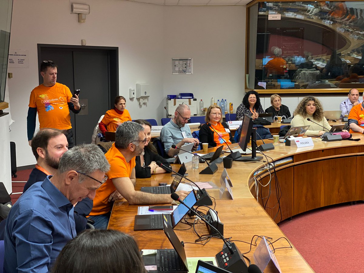 CodeWeekEU's tweet image. 🥳Energized to start the 2nd day of the #EUCodeWeek community meeting, planning 2024 edition.
What should we include on the agenda?
Let us know in the comments! ⬇️
This tweet was written by @CodeWeekRO ✨