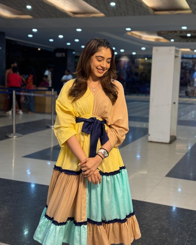 fairytaylor__'s tweet image. Pretty Nandini Murthy 💛💛
#NitiTaylor𓃵
#NandiniMurthy
#Nititaylor