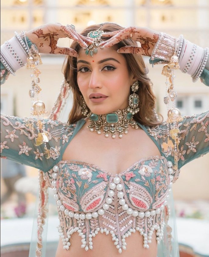 shivikasempire's tweet photo. Ms. Surbhi karan sharma, officially!!🧿🤍

#SurbhiChandna 
| @SurbhiChandna | https://t.co/HSwntMdBT9